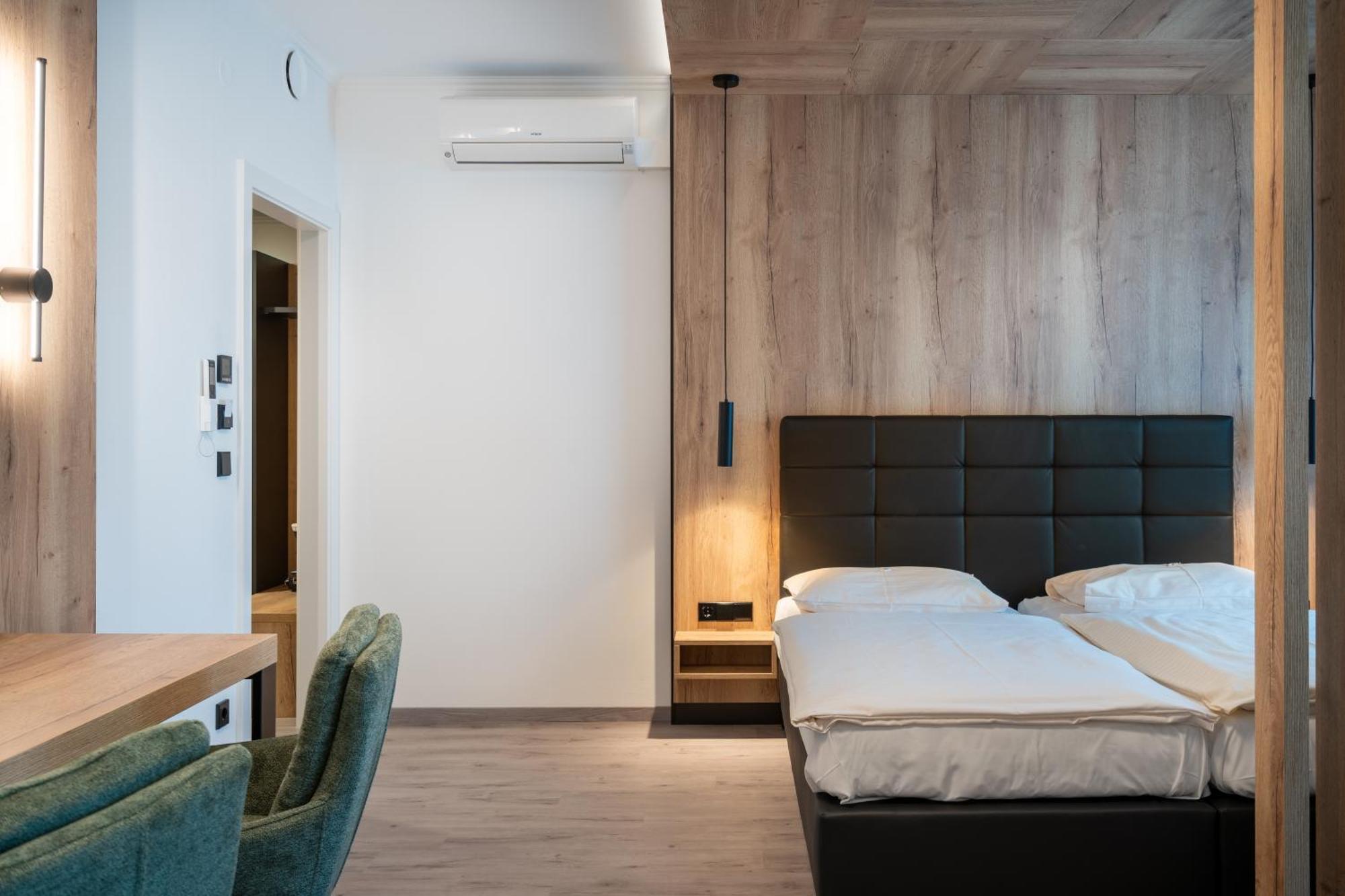 City Hotel Stockerau Luaran gambar