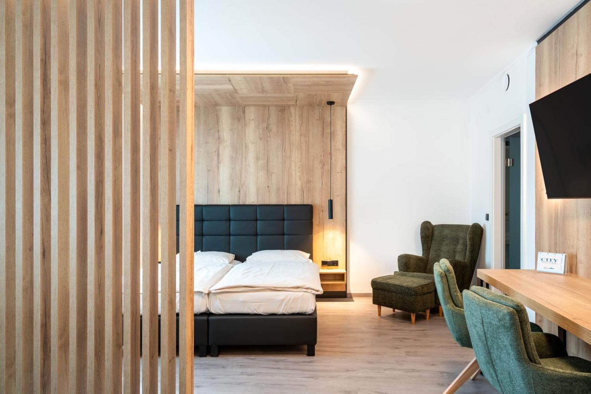 City Hotel Stockerau Luaran gambar